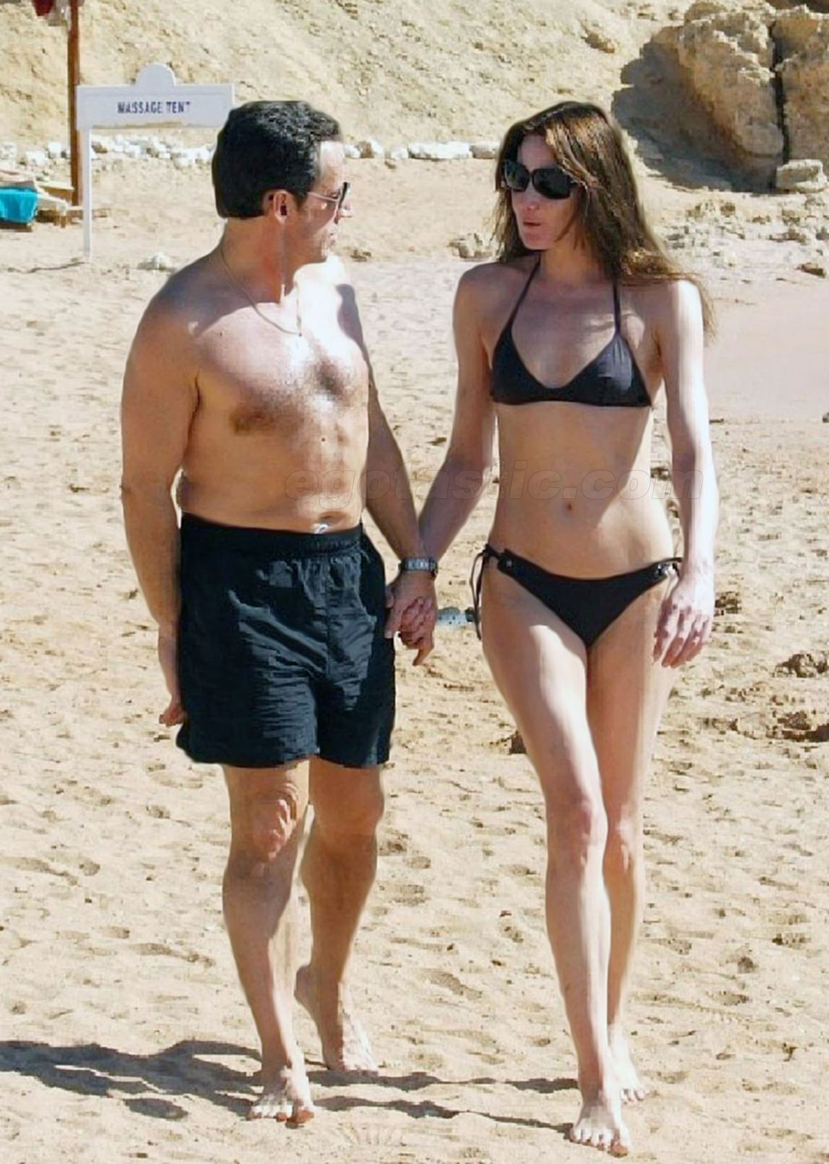 carla-bruni-bikini-nicolas-sarkozy-01.jpg