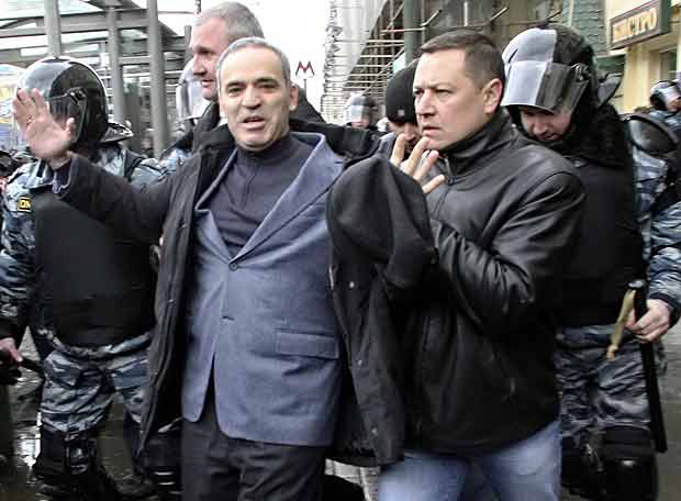 kasparov_arrested.jpg